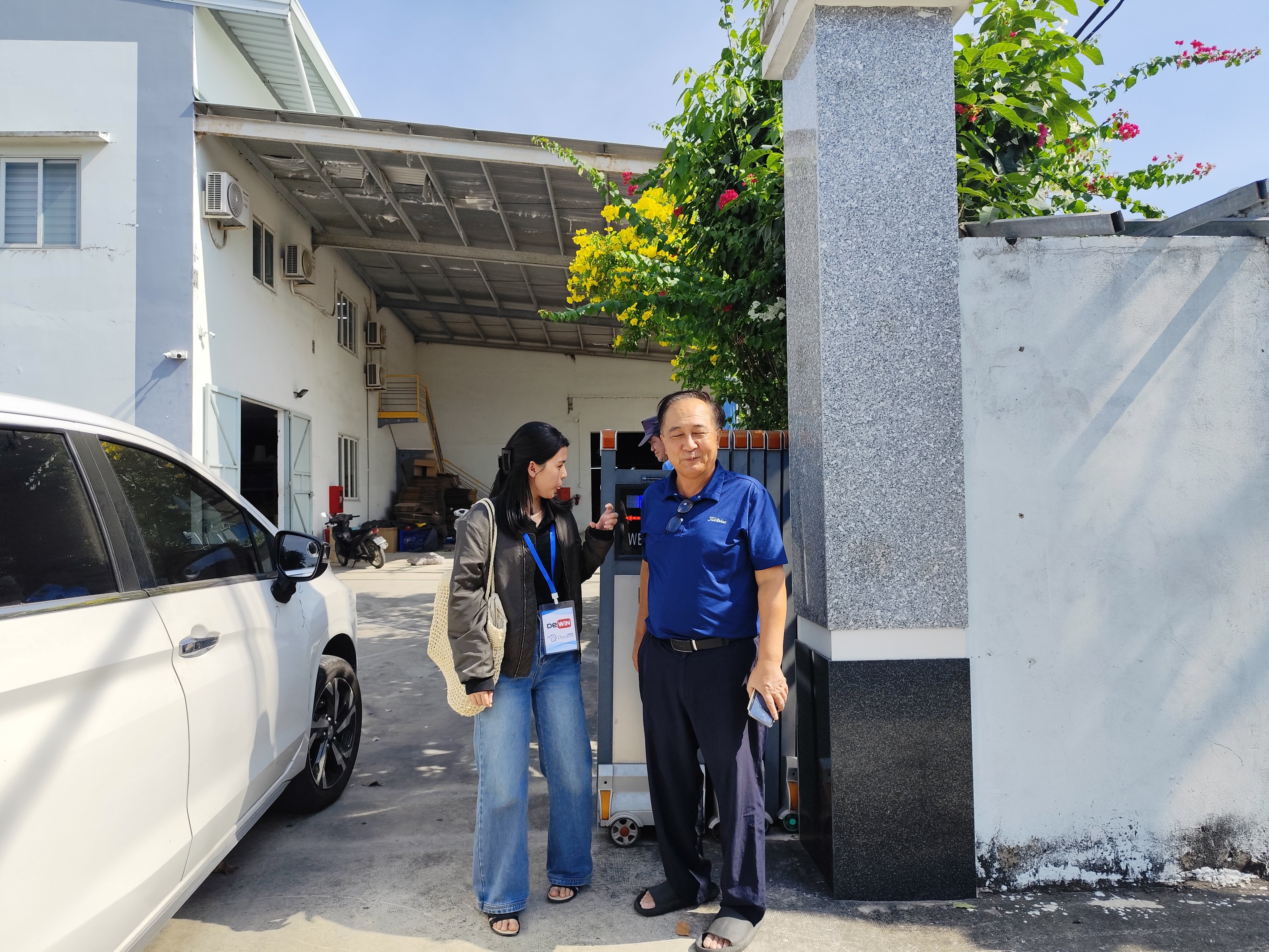 Photo with contacted person (5)